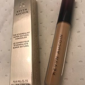 Kevyn Aucoin Etherealist Super Natural Concealer